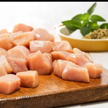 FRANGO EM CUBOS FRITO